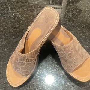 Ariat Soft Brown Women's Leather Floral Mules NWOT